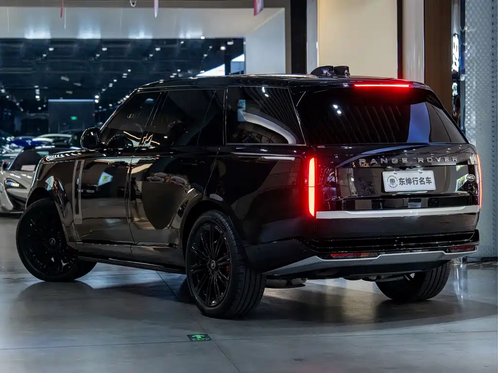 Range Rover 2025 Edition 3.0 L6 400PS Grand Extended Version