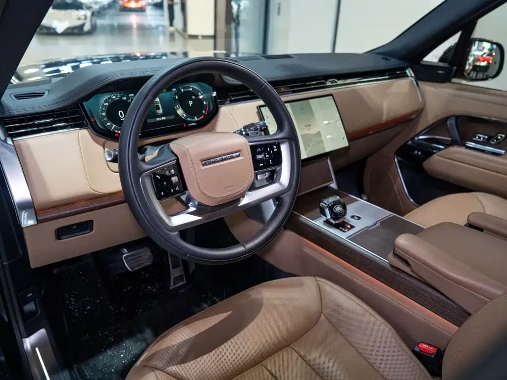 Range Rover 2025 Edition 3.0 L6 400PS Grand Extended Version