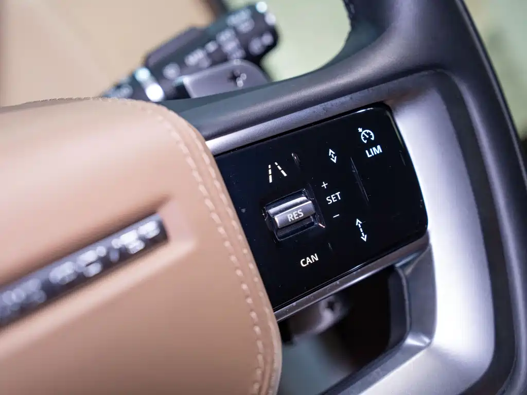 Range Rover 2025 Edition 3.0 L6 400PS Grand Extended Version