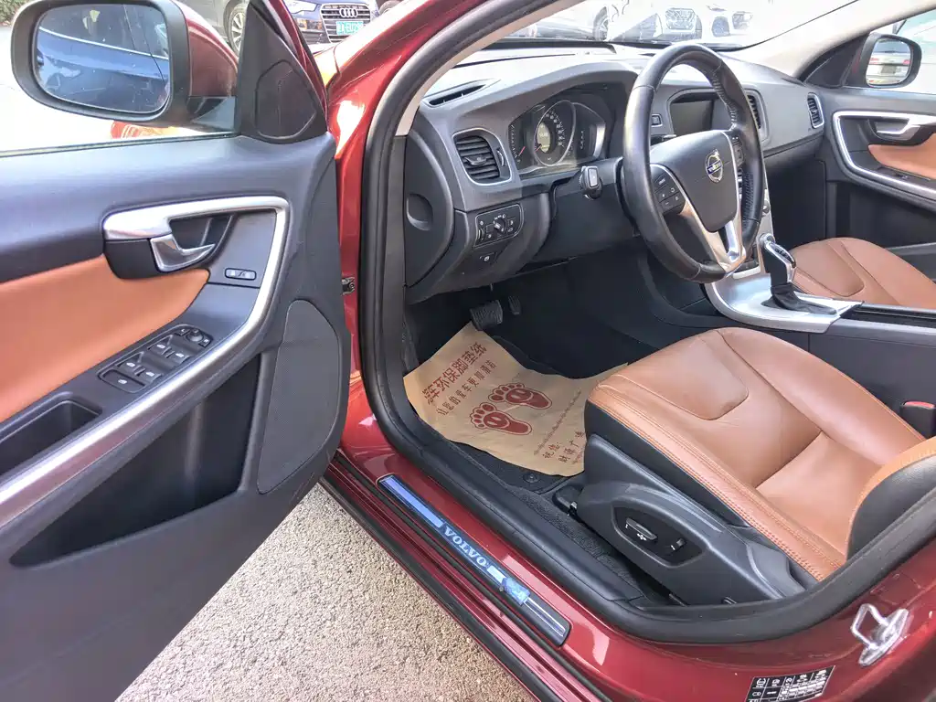 Volvo S60 2015 S60L 2.0T Smart Distance Edition