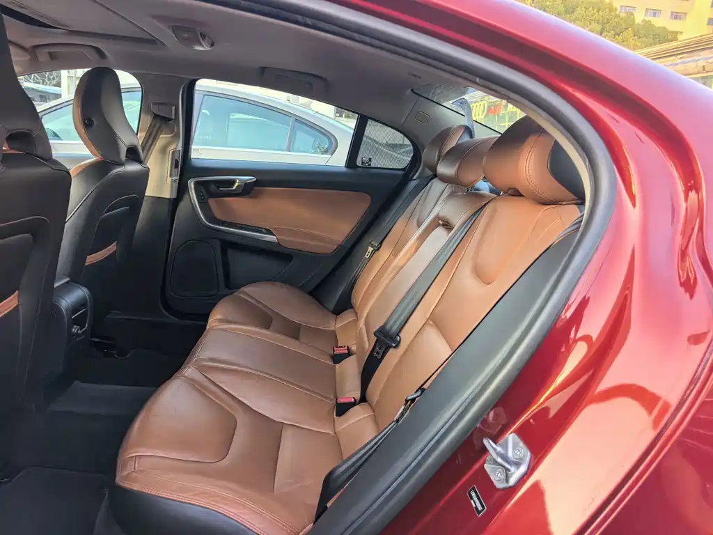 Volvo S60 2015 S60L 2.0T Smart Distance Edition