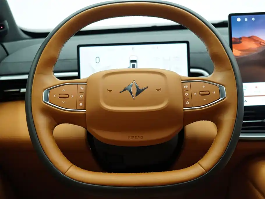 eπ008 2025 636Ultra LikeYi Edition 5-seat