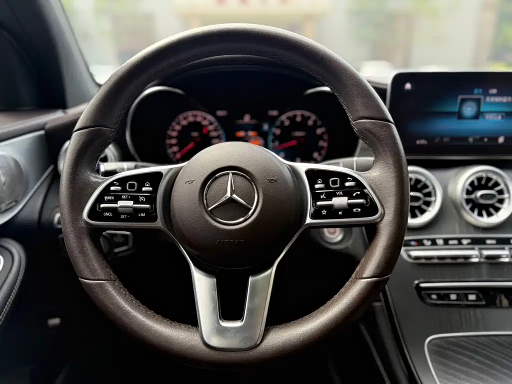 Mercedes GLC 2021 260 L 4MATIC Dynamic Edition