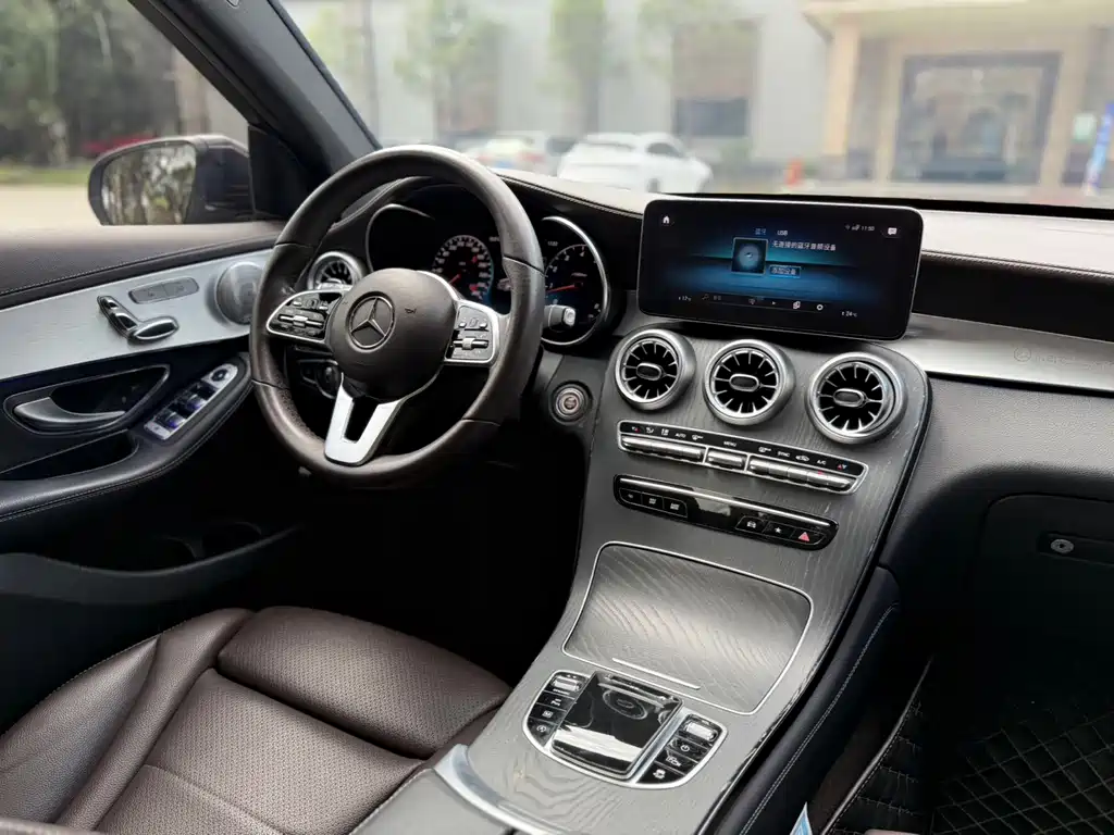 Mercedes GLC 2021 260 L 4MATIC Dynamic Edition
