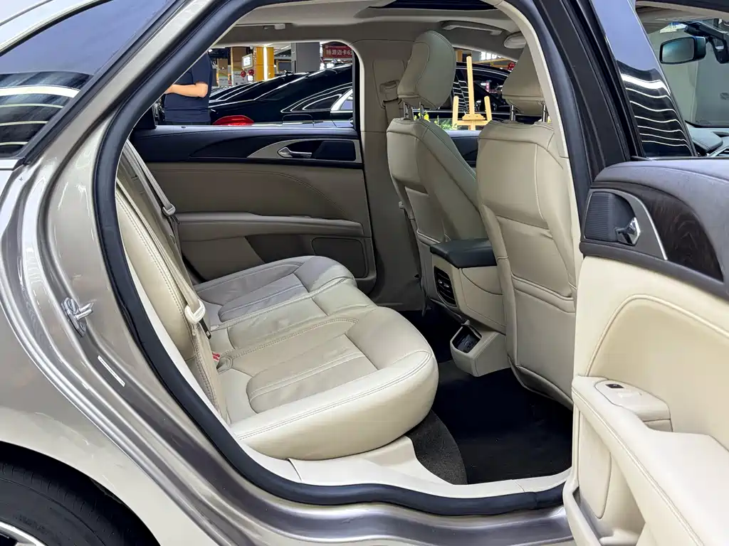 Lincoln MKZ 2019 2.0T Grand Touring Edition National V