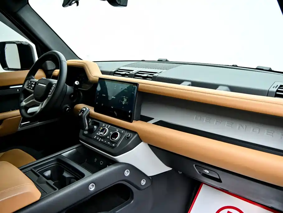 Land Rover Defender 2024 110 3.0T P400 X-DYNAMIC HSE