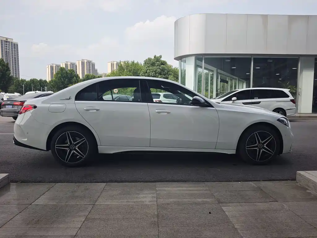Mercedes-Benz C-Class 2025 C 260 L Night Move Edition