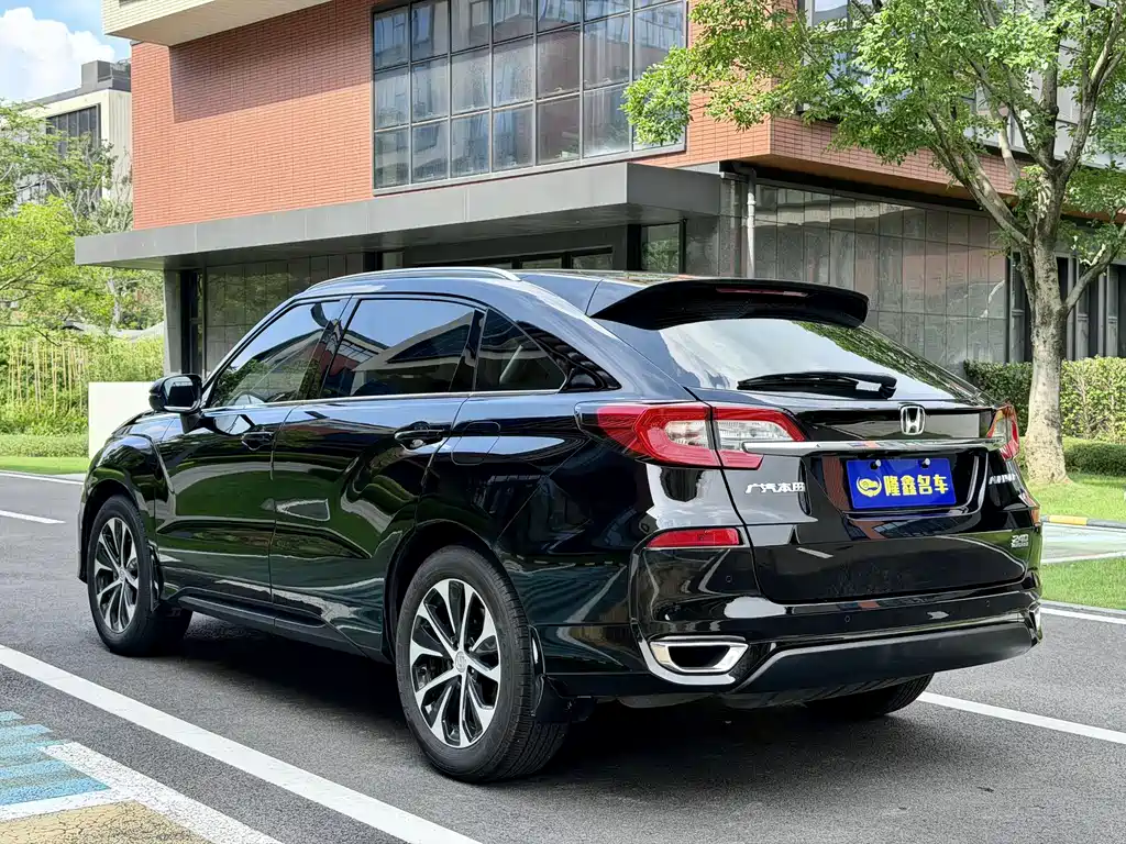 Crown Victoria 2017 240TURBO 2WD Premium Edition