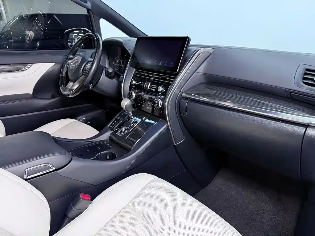 Lexus LM 2020 300h Four-Seater Imperial Edition