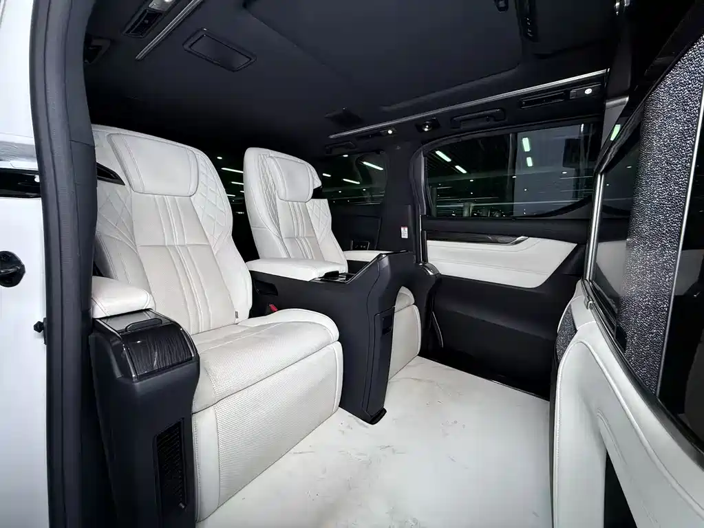 Lexus LM 2020 300h Four-Seater Imperial Edition