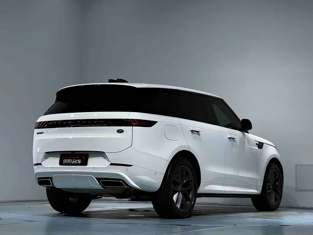 Range Rover Sport 2025 model 400PS Dynamic SE
