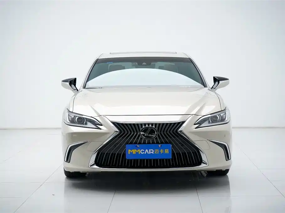 Lexus ES 2018 200 Excellence Edition National V