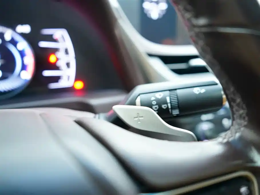 Lexus ES 2018 200 Excellence Edition National V
