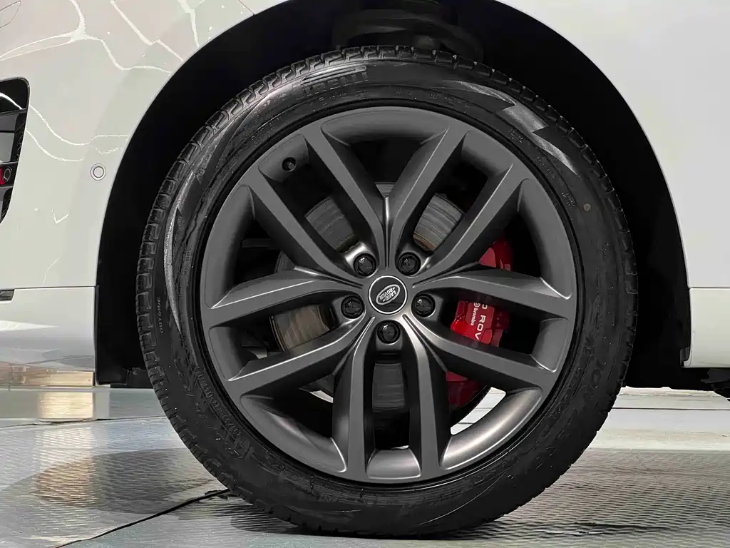 Range Rover Sport 2025 model 400PS Dynamic SE