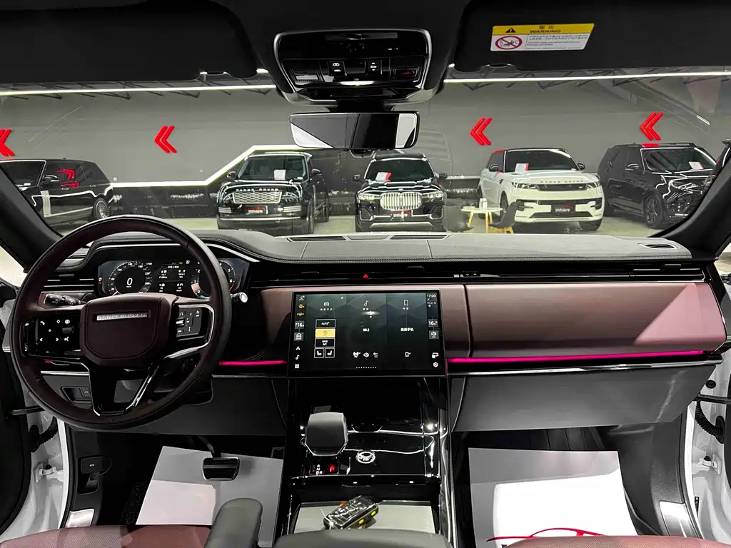 Range Rover Sport 2025 model 400PS Dynamic SE