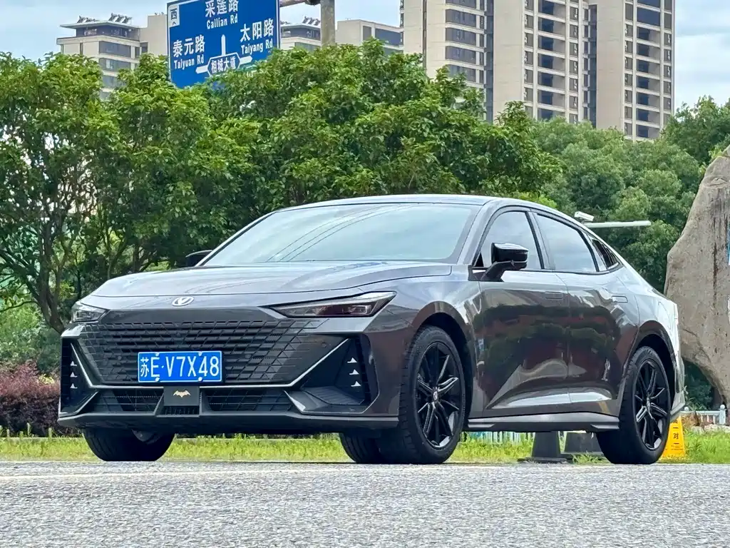 Changan UNI-V 2022 Model 1.5T Prestige Edition