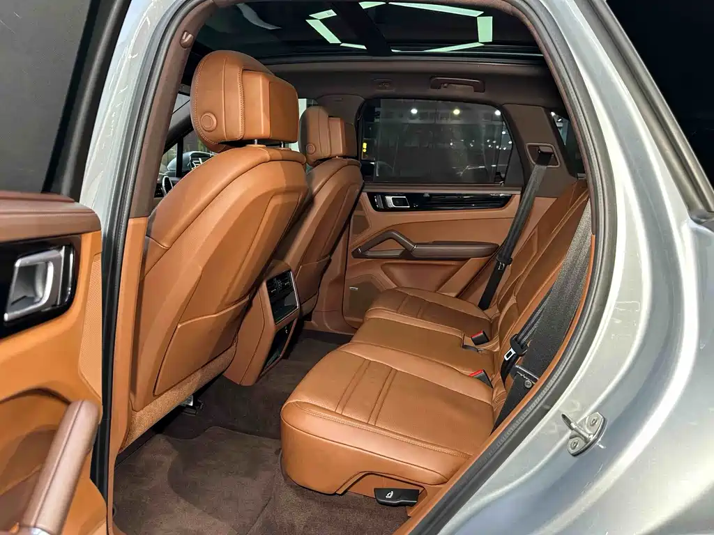 Cayenne 2022 Platinum Edition 3.0T