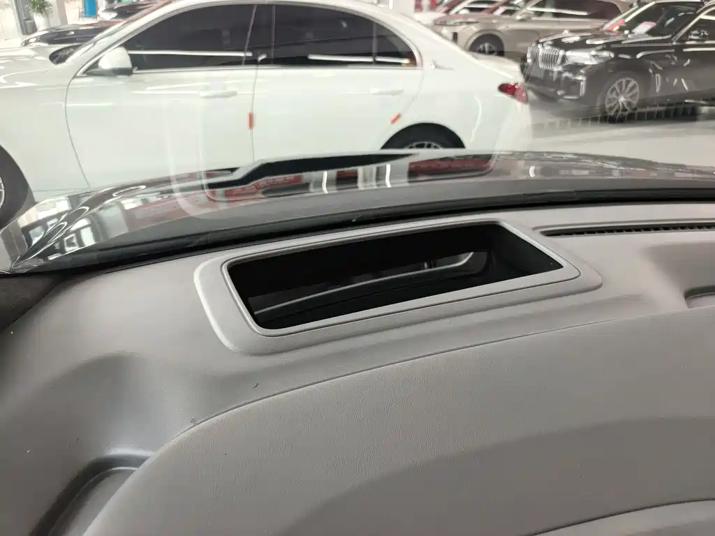 Jizhe 009 2024 Edition Six Executive Edition Four Wheel Drive 108kWh