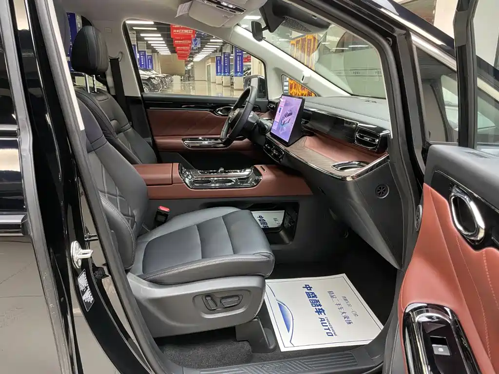 Chery E8 PHEV 2024 Model 150km MAX+