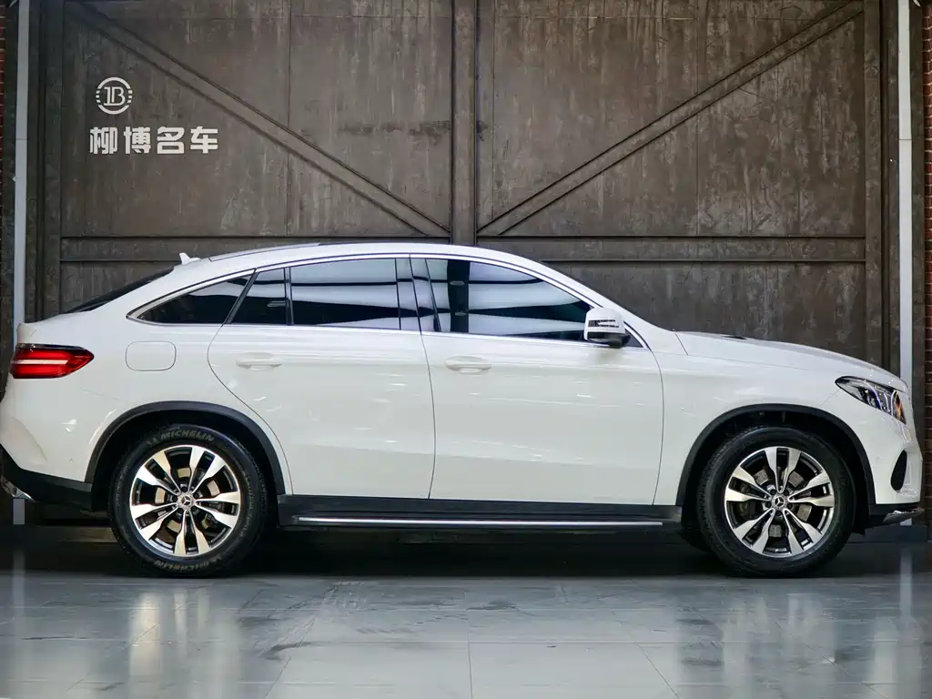 Mercedes-Benz GLE Coupe 2017 GLE 400 4MATIC Coupe SUV
