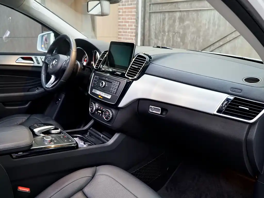 Mercedes-Benz GLE Coupe 2017 GLE 400 4MATIC Coupe SUV