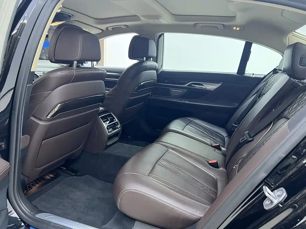 BMW 7 Series 2019 730Li Luxury Package