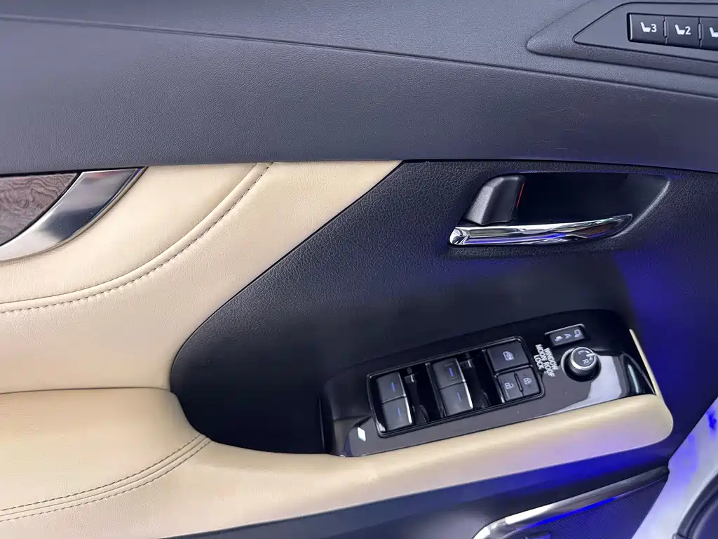Alphard 2021款 Hybrid 2.5L Zhenxiang Edition