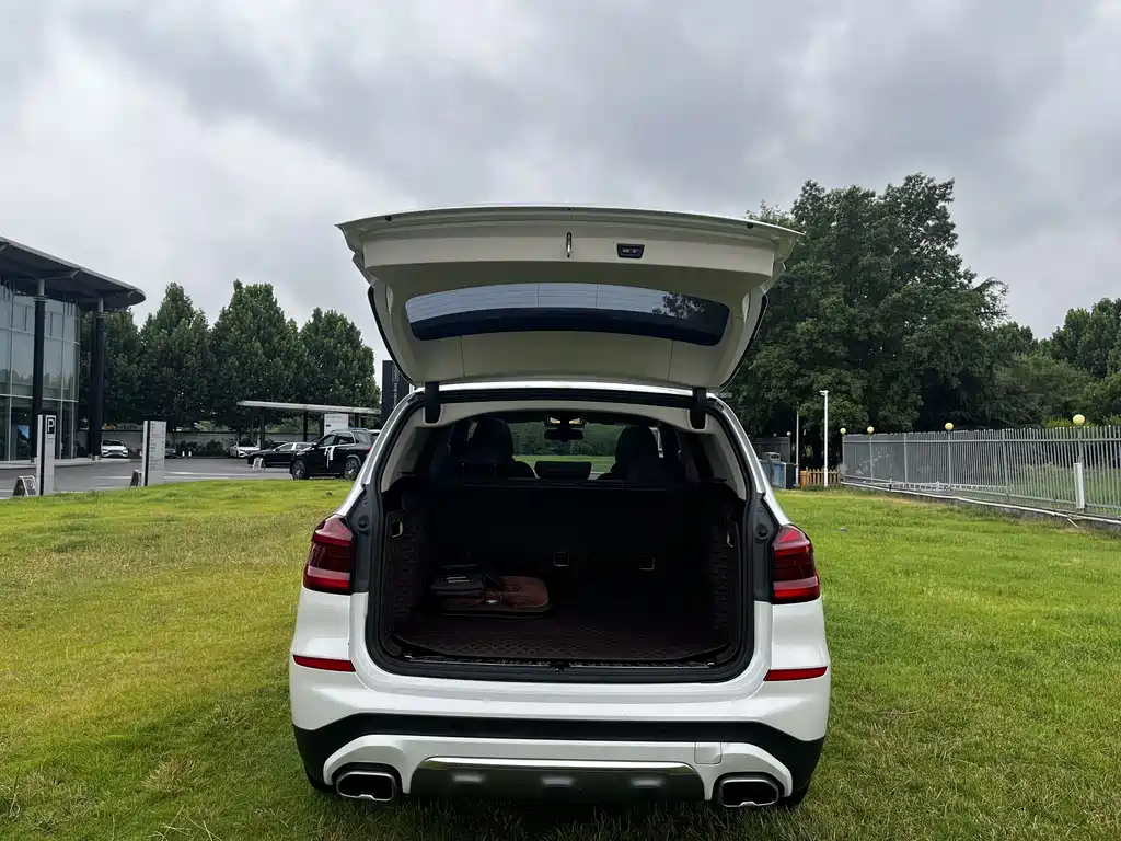 BMW X3 2021 xDrive28i Luxury Package