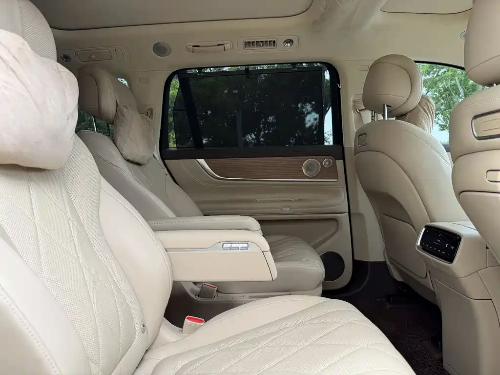 SWM M9 2024 Edition Range-Extended Max Version 42kWh 6-Seater Model