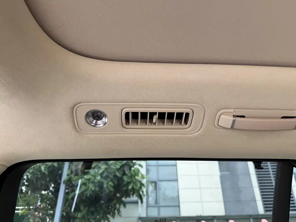 SWM M9 2024 Edition Range-Extended Max Version 42kWh 6-Seater Model
