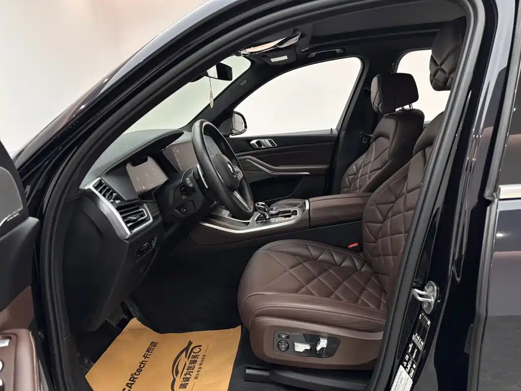 BMW X5 2022 xDrive 40Li M Sport Package