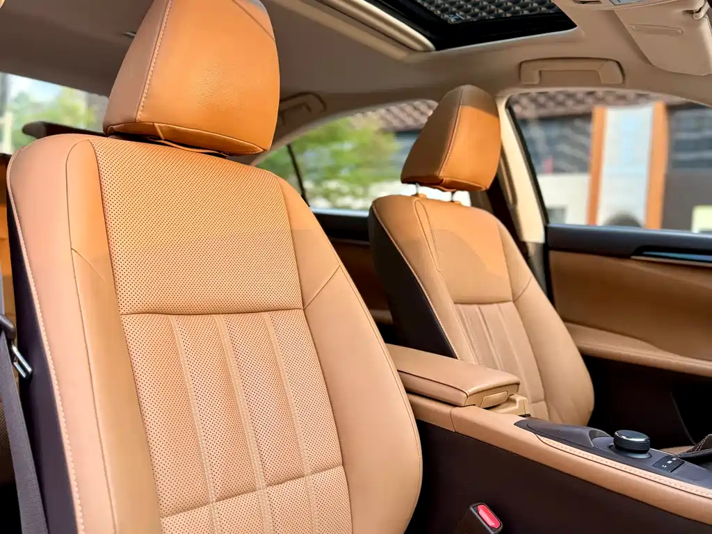 Lexus ES 200 Elite Edition 2015