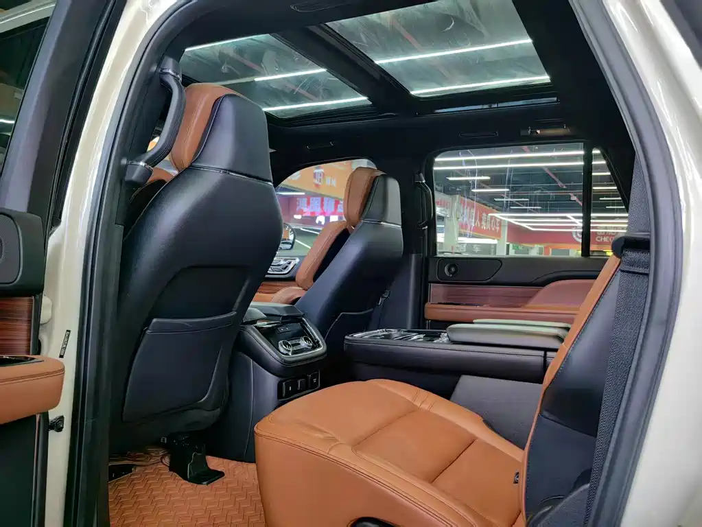 Navigator 2019 3.5T Presidential Edition National VI