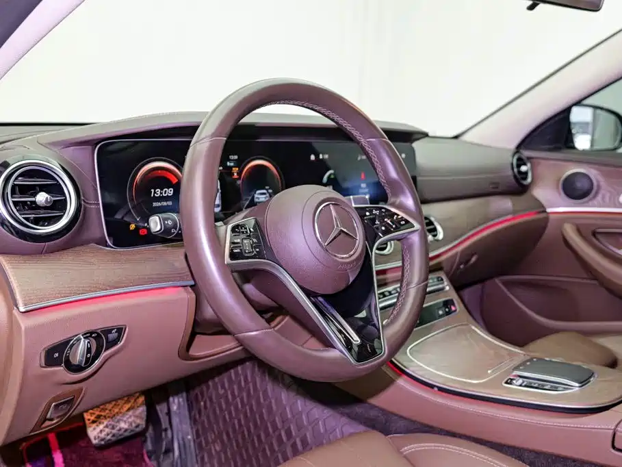 Mercedes-Benz E-Class 2023 E 260 L