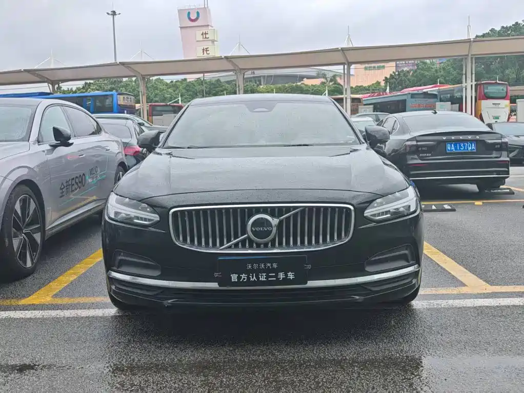 Volvo S90 2023 B5 Intelligent Distance Luxury Edition