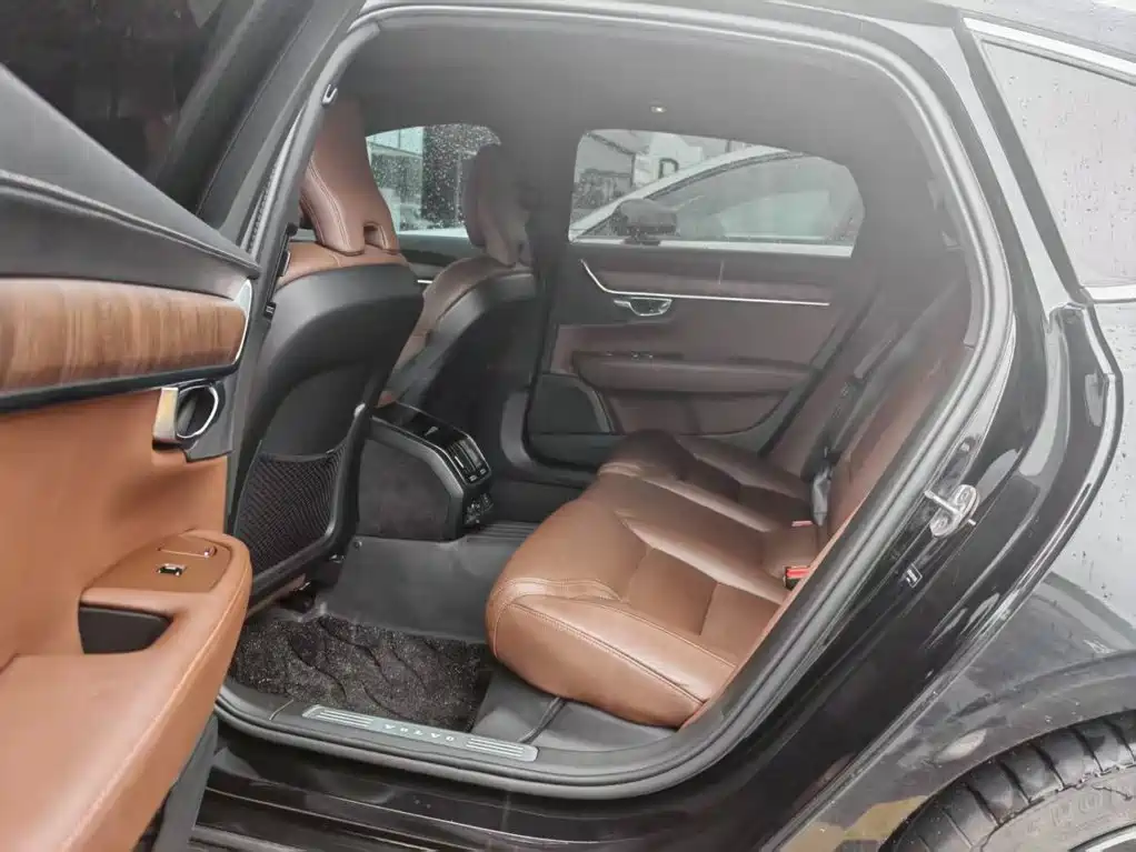Volvo S90 2023 B5 Intelligent Distance Luxury Edition