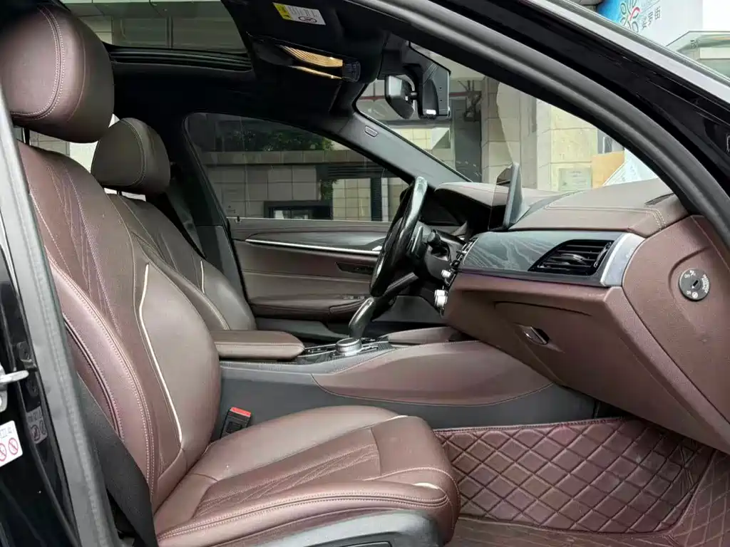 BMW 5 Series 2022 530Li Leading Edition M Sport Package