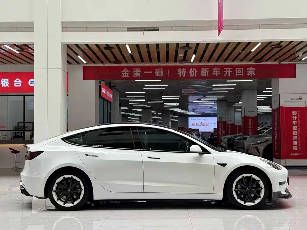 Model 3 Rear-Wheel Drive 2022