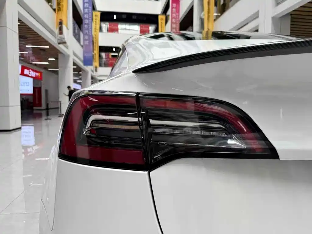 Model 3 Rear-Wheel Drive 2022