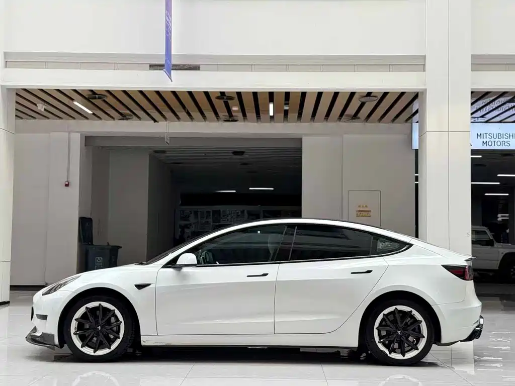 Model 3 Rear-Wheel Drive 2022