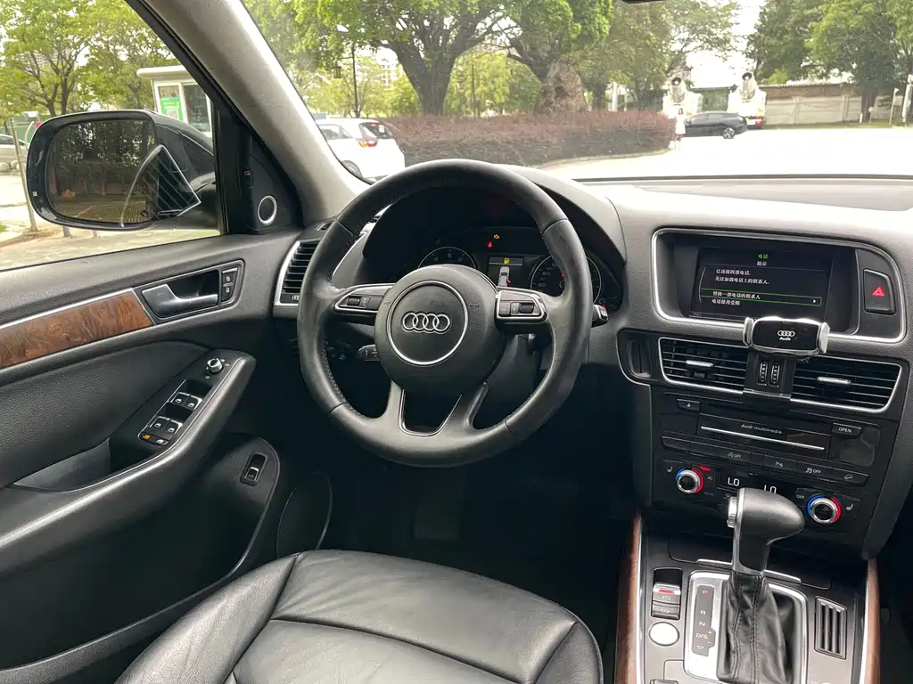 Audi Q5 2013 model 40 TFSI Comfort Edition