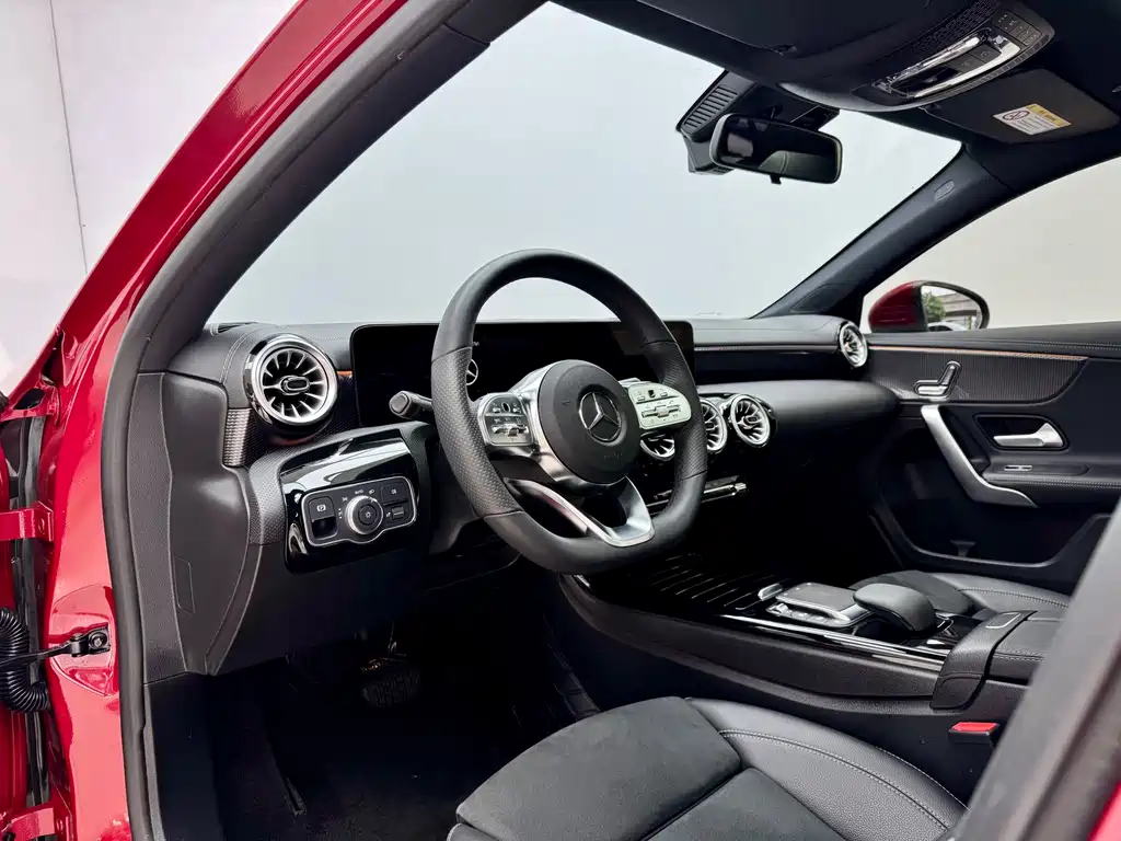Mercedes-Benz A 200 L Sport Sedan Fashion Edition 2022 Facelift