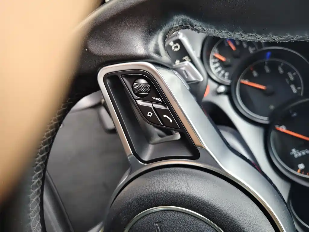 Cayenne 2016 Platinum Edition 3.0T