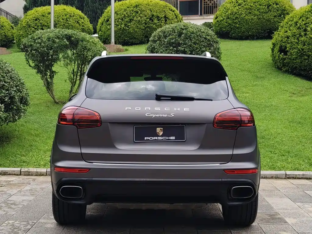 Cayenne 2016 Platinum Edition 3.0T