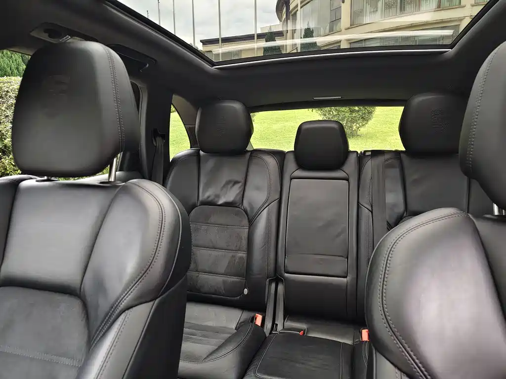 Cayenne 2016 Platinum Edition 3.0T