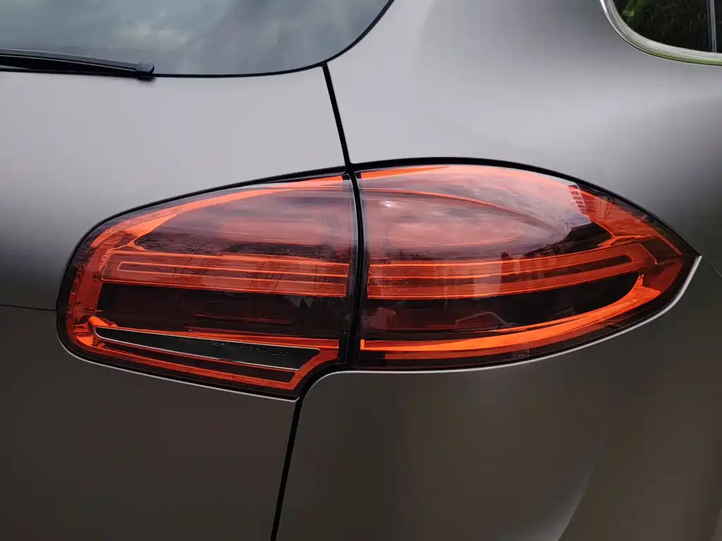 Cayenne 2016 Platinum Edition 3.0T