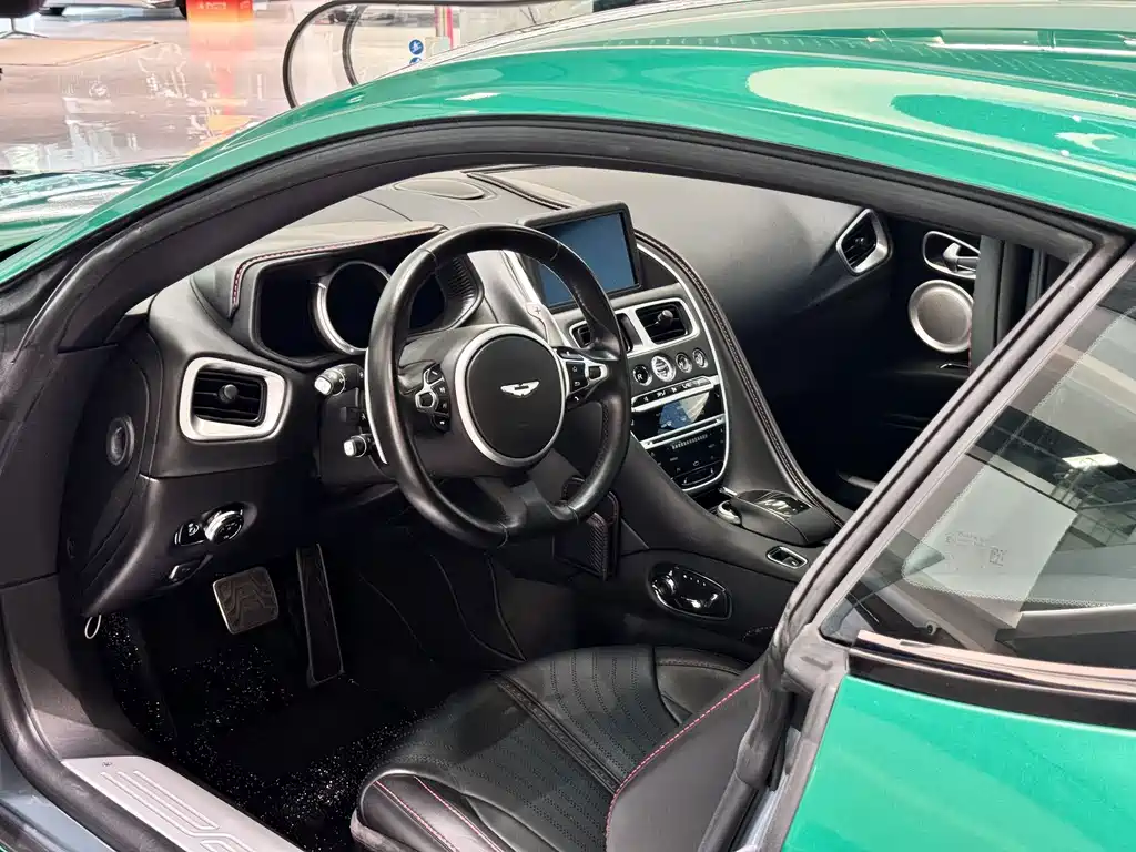 Aston Martin DB11 2019 Model 4.0T V8 Coupe