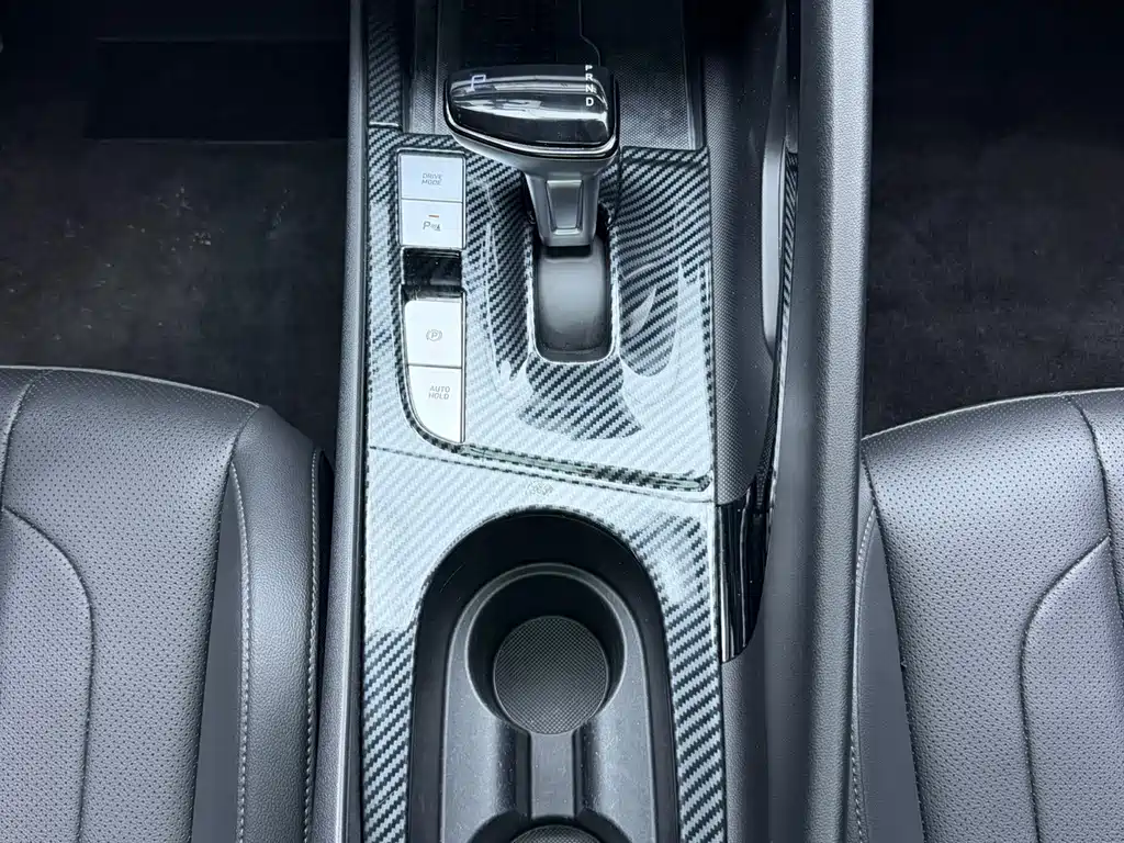 Elantra 2023 1.5L CVT LUX Prestige Edition