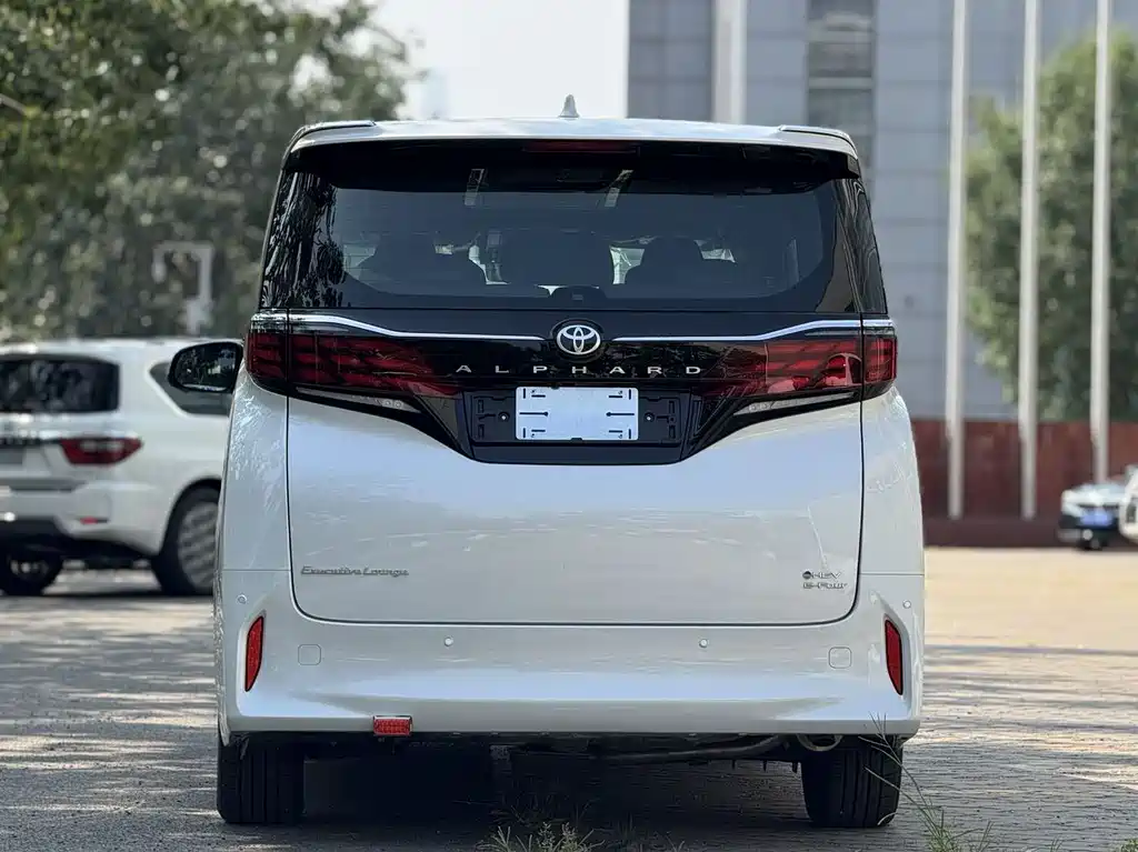 Alphard 2025款 Hybrid 2.5L Premium Gold Edition