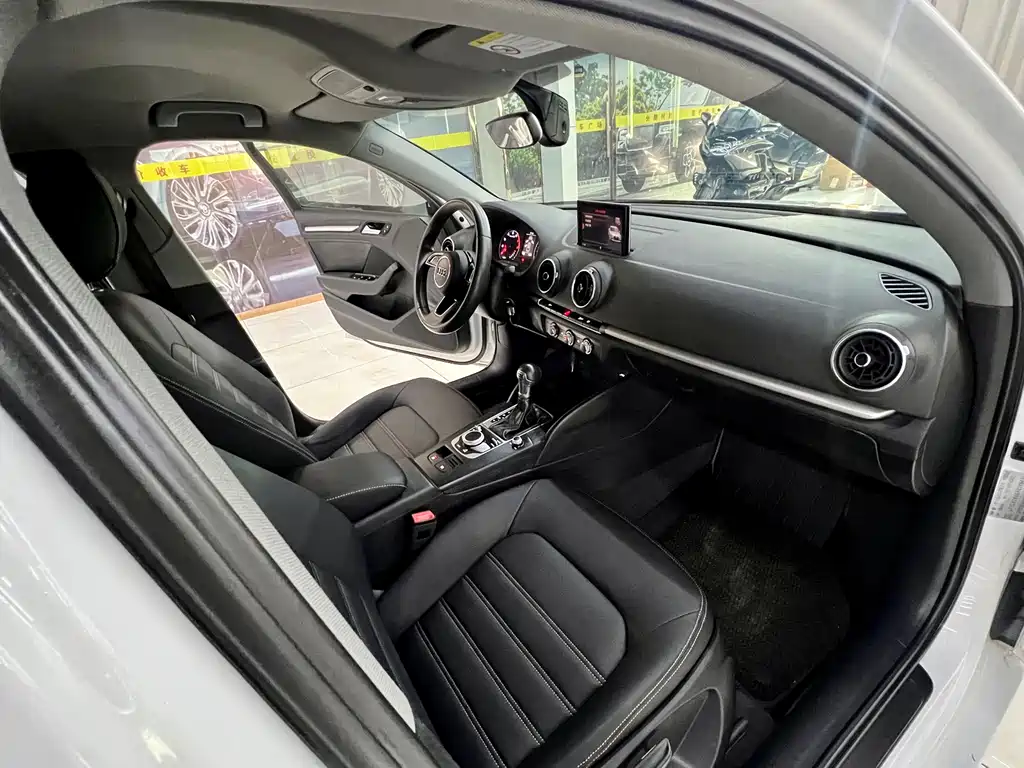 Audi A3 2017 Limousine 35 TFSI Sportline